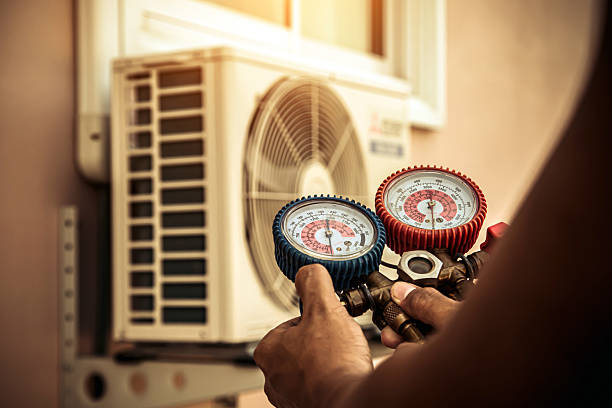 Professional Hvac Installation technician working in Commerce, TX
